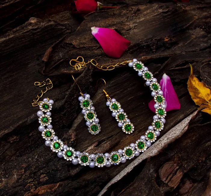 Emerald Pearl Elegance Necklace Set